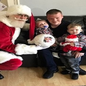 Santa Goes The Extra Mile To Make A Child’s Last Christmas Extra Special!